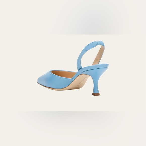 Manolo Blahnik
Blue Leather Low-Heel Slingback Pump
Women’s size EU 35.5 - Picture 8 of 9